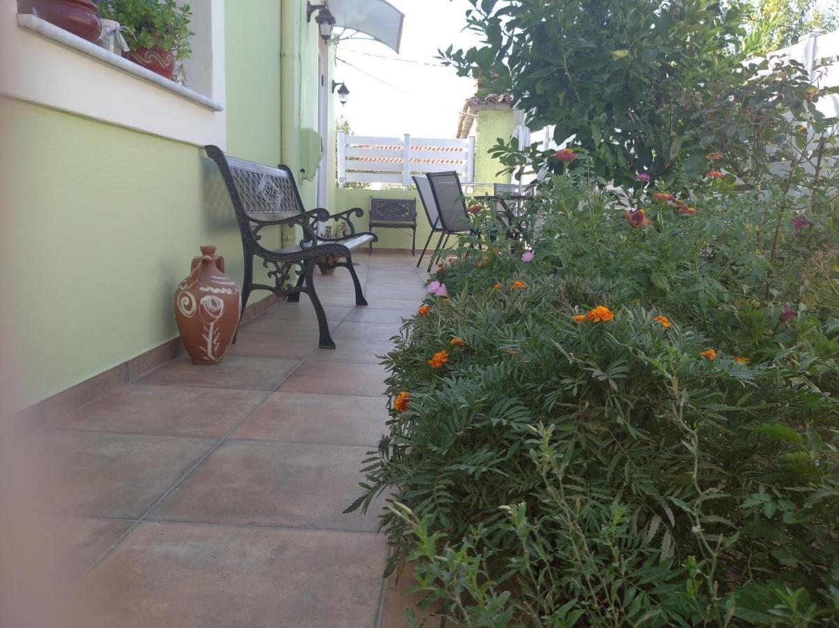 Granny'S Home Roussopoulio Ngoại thất bức ảnh